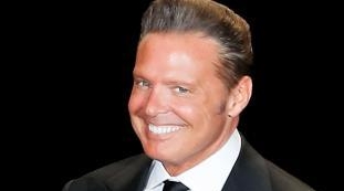 Los bancos celebran el éxito de Luis&nbsp;Miguel