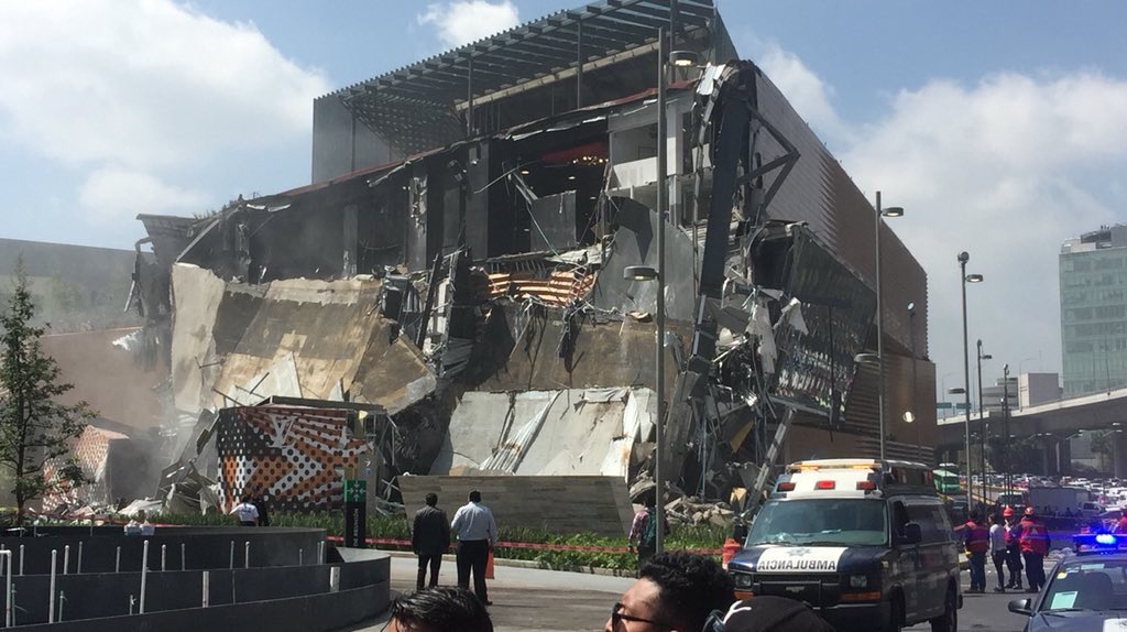 Difunden videos del derrumbe del centro comercial&nbsp;Artz